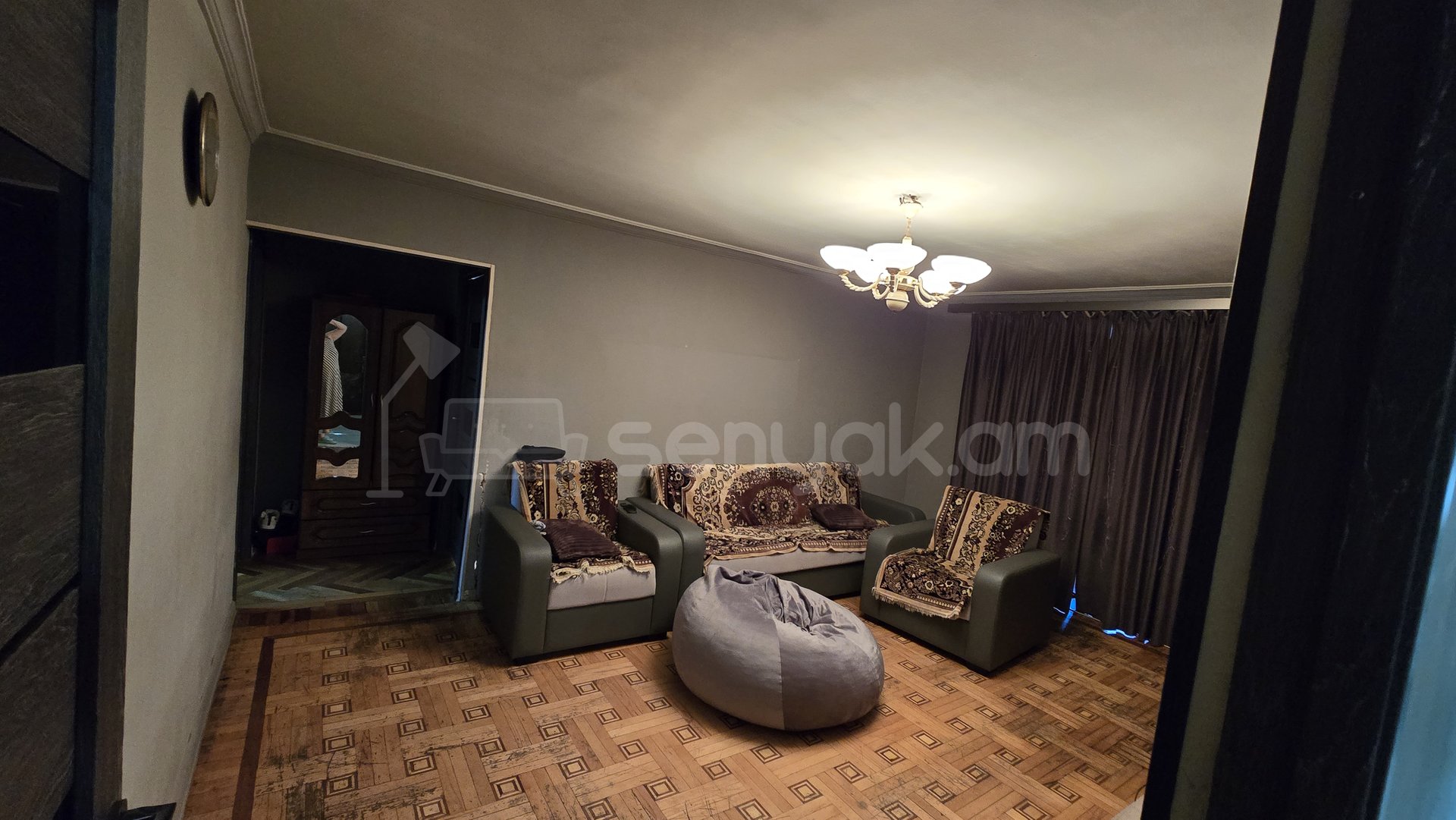 4 Սենյականոց Բնակարան Քարե Շենքում, 85քմ, 1/4 հարկ, Նորմալ Վիճակում