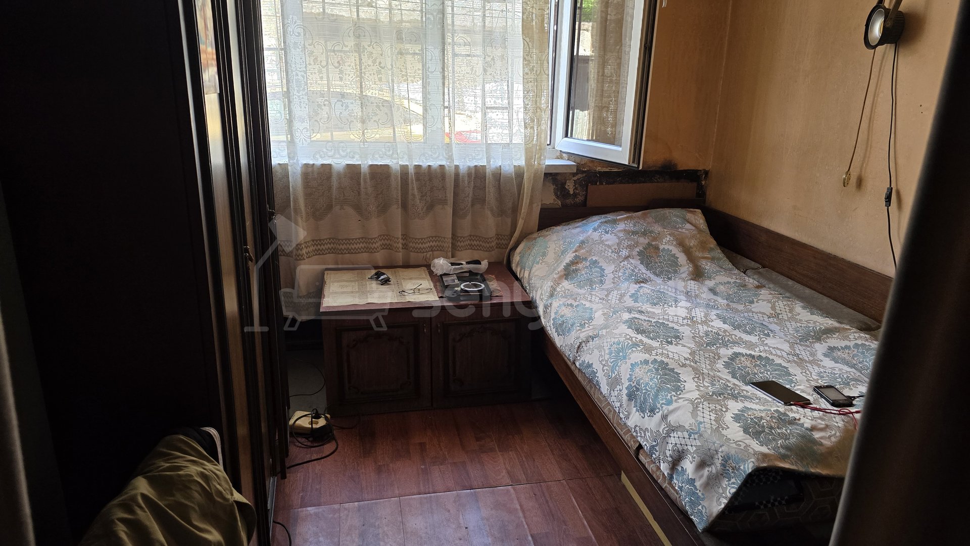 4 Սենյականոց Բնակարան Քարե Շենքում, 85քմ, 1/4 հարկ, Նորմալ Վիճակում