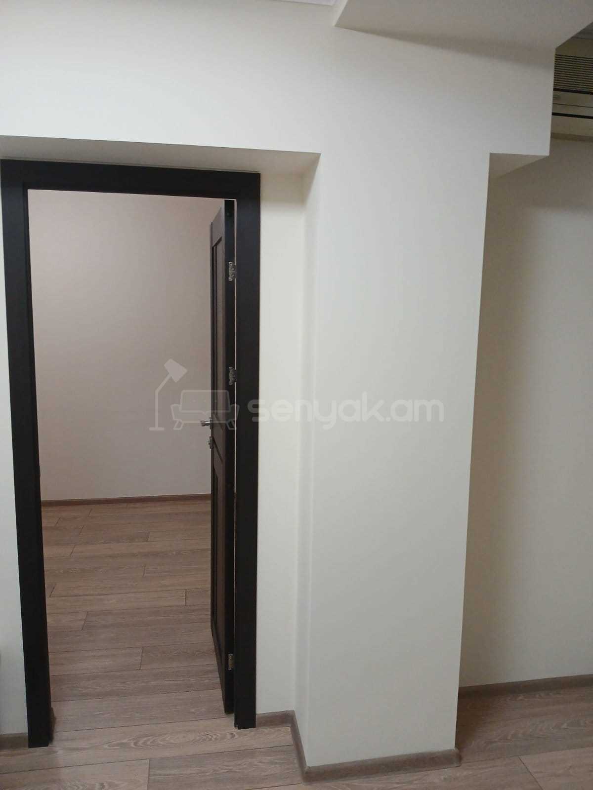 2 Սենյականոց Բնակարան, 33քմ, 4/12 հարկ, Կապիտալ Վերանորոգված, Կահավորված, Արևկող