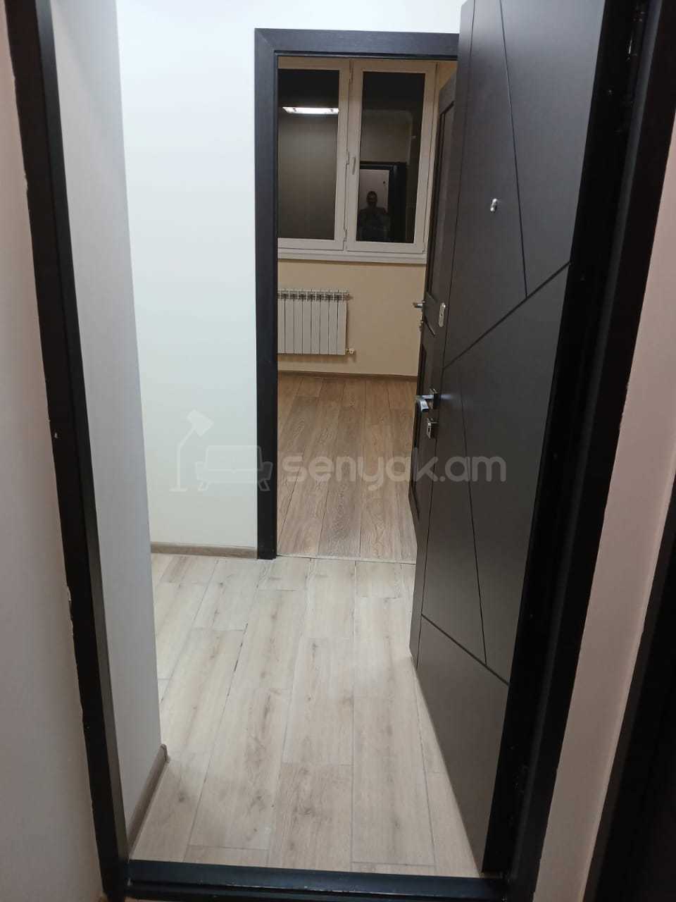 2 Սենյականոց Բնակարան, 33քմ, 4/12 հարկ, Կապիտալ Վերանորոգված, Կահավորված, Արևկող