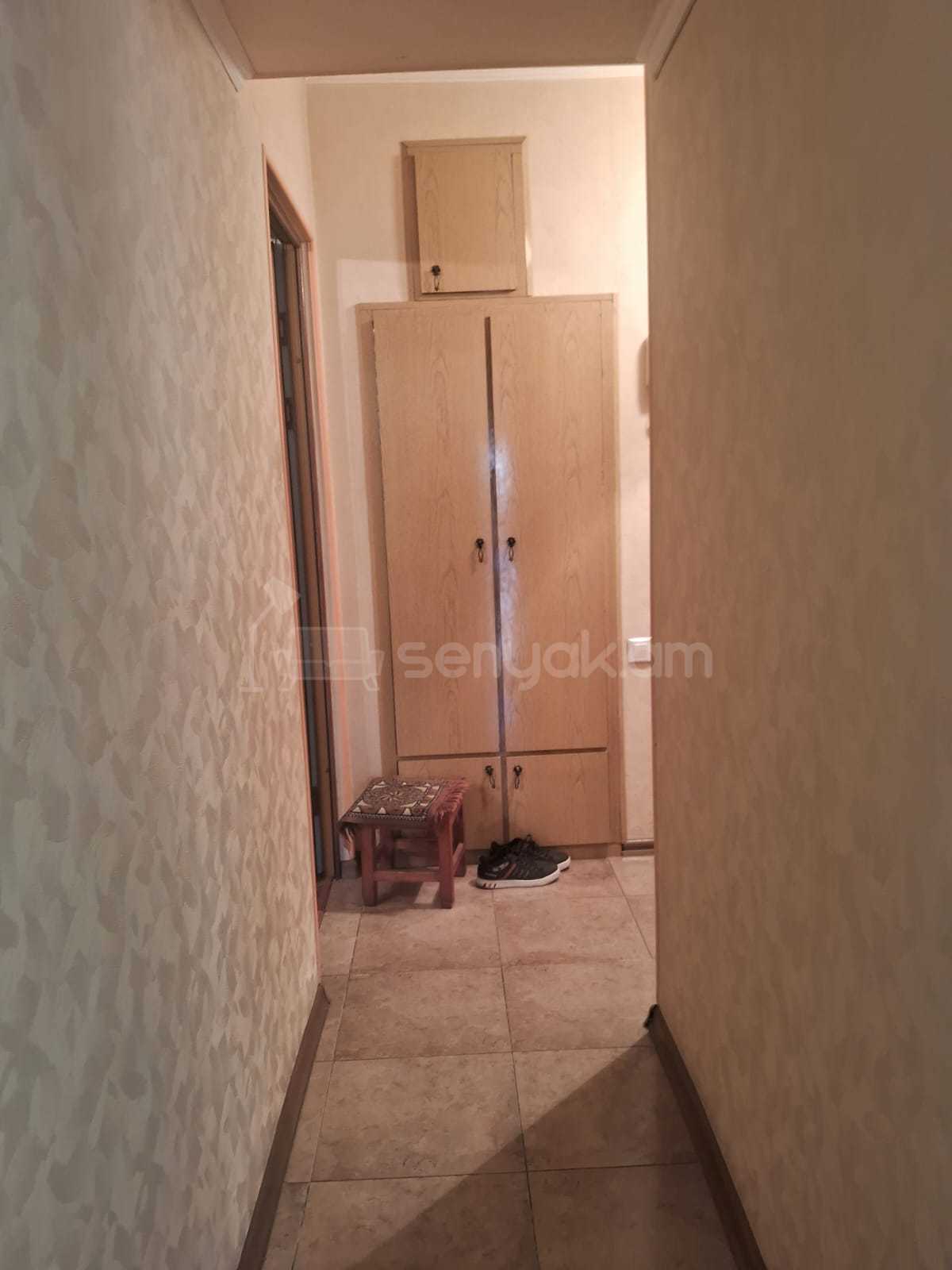 4 Սենյականոց Բնակարան Քարե Շենքում, 102քմ, 5/5 հարկ, Նորմալ Վիճակում