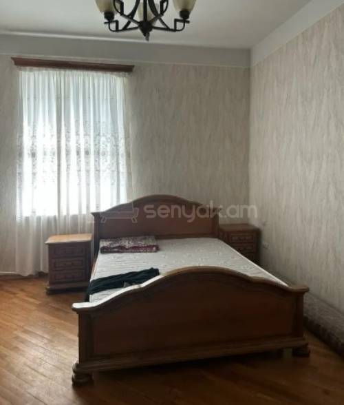 3 Սենյականոց Բնակարան Քարե Շենքում, 95քմ, 3/5 հարկ, Կապիտալ Վերանորոգված, Կահավորված, Արևկող