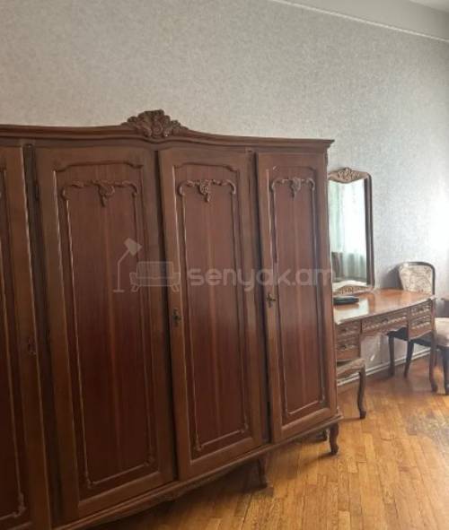 3 Սենյականոց Բնակարան Քարե Շենքում, 95քմ, 3/5 հարկ, Կապիտալ Վերանորոգված, Կահավորված, Արևկող