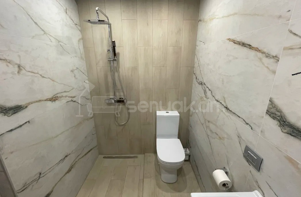 2 Սենյականոց Բնակարան Քարե Շենքում, 60քմ, 5/5 հարկ, Դիզայներական Վերանորոգված, Կահավորված, Արևկող