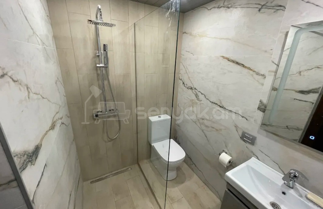 2 Սենյականոց Բնակարան Քարե Շենքում, 60քմ, 5/5 հարկ, Դիզայներական Վերանորոգված, Կահավորված, Արևկող