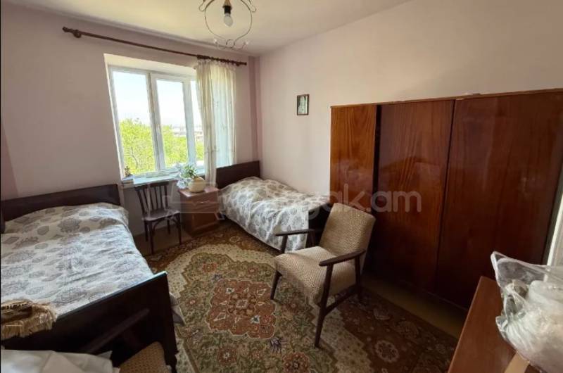 2 Սենյականոց Բնակարան Քարե Շենքում, 57քմ, 4/5 հարկ, Կոսմետիկ Վերանորոգված