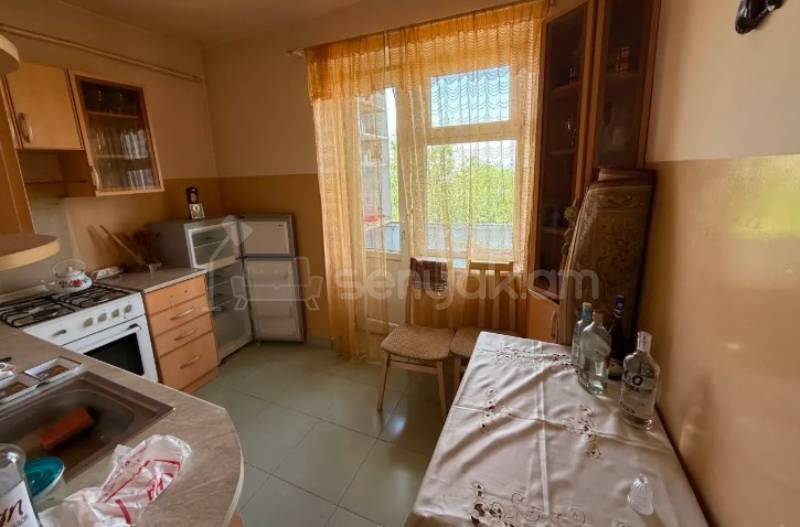 2 Սենյականոց Բնակարան Քարե Շենքում, 57քմ, 4/5 հարկ, Կոսմետիկ Վերանորոգված