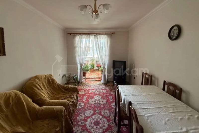 2 Սենյականոց Բնակարան Քարե Շենքում, 57քմ, 4/5 հարկ, Կոսմետիկ Վերանորոգված