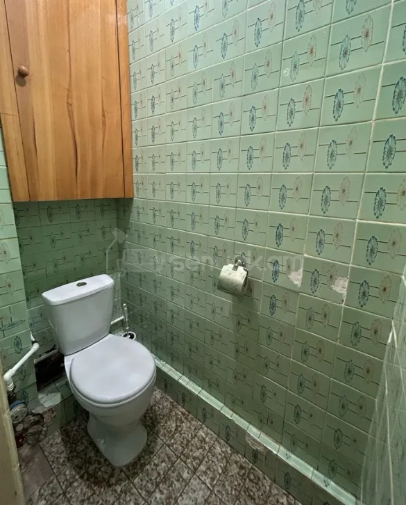 3 Սենյականոց Բնակարան Քարե Շենքում, 90քմ, 5/5 հարկ, Նորմալ Վիճակում, Կահավորված, Արևկող