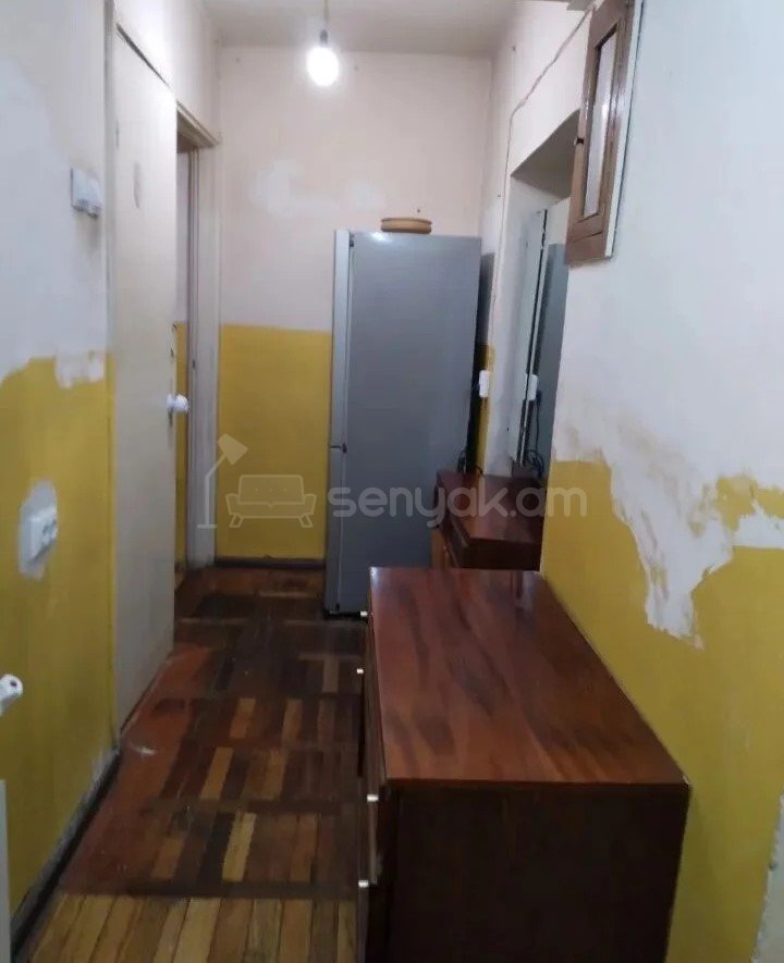 1 Սենյականոց Բնակարան Քարե Շենքում, 34քմ, 4/4 հարկ, Պետական Վիճակում