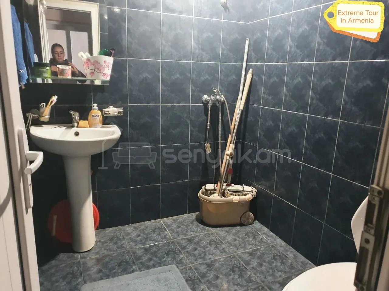 2 Սենյականոց Բնակարան Քարե Շենքում, 86քմ, 1/3 հարկ, Նորմալ Վիճակում, Կահավորված