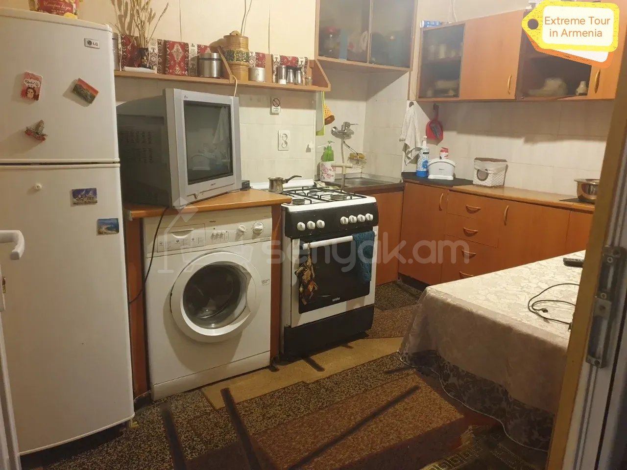 2 Սենյականոց Բնակարան Քարե Շենքում, 86քմ, 1/3 հարկ, Նորմալ Վիճակում, Կահավորված
