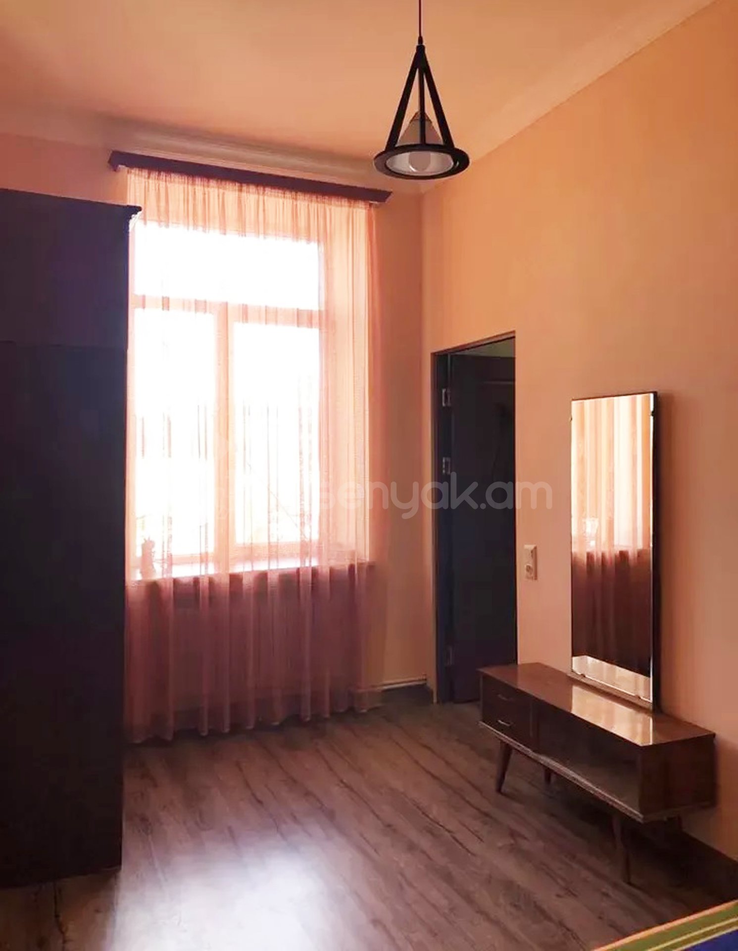 2 Սենյականոց Բնակարան Քարե Շենքում, 40քմ, 3/4 հարկ, Կապիտալ Վերանորոգված, Կահավորված