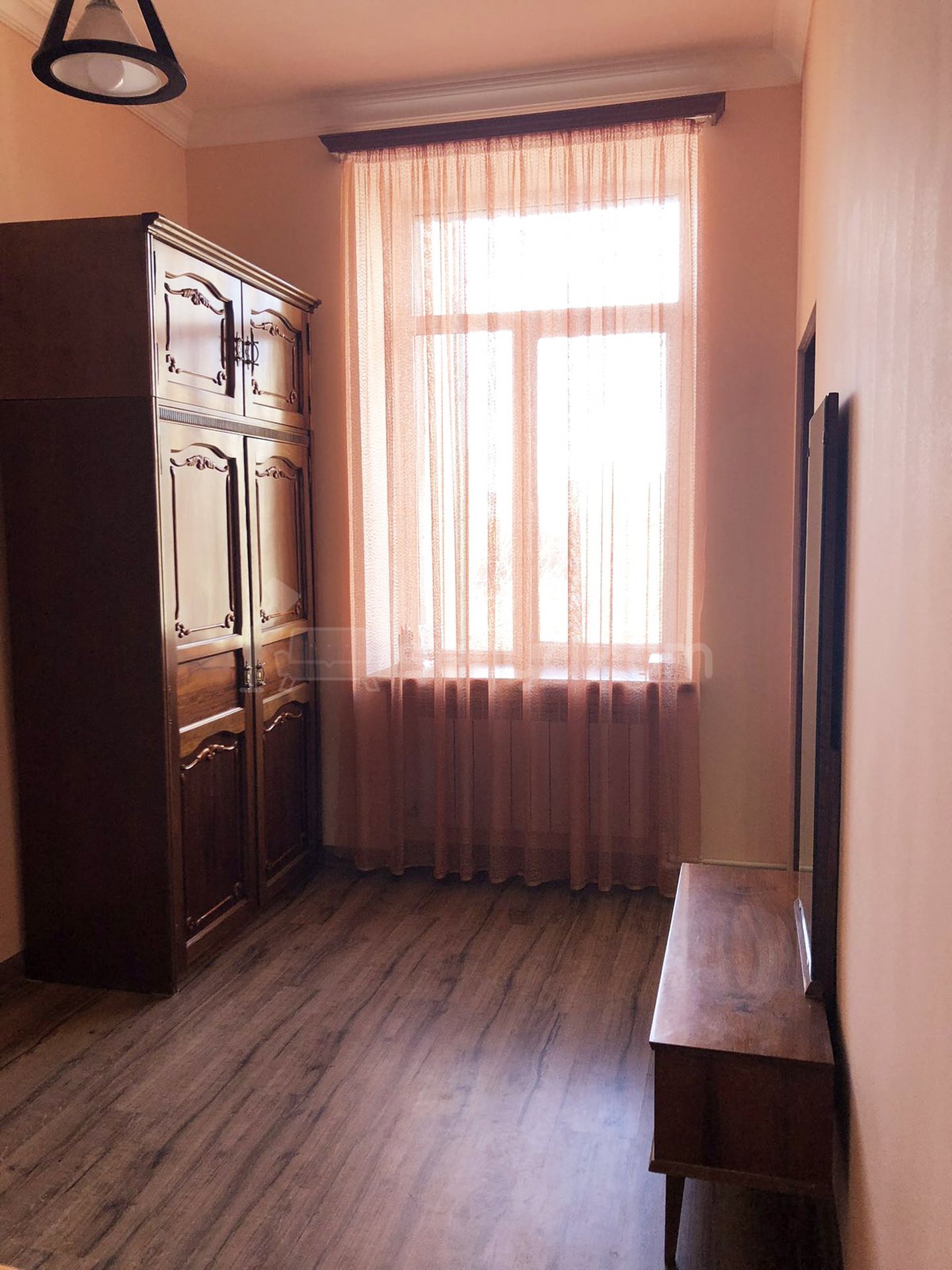 2 Սենյականոց Բնակարան Քարե Շենքում, 40քմ, 3/4 հարկ, Կապիտալ Վերանորոգված, Կահավորված