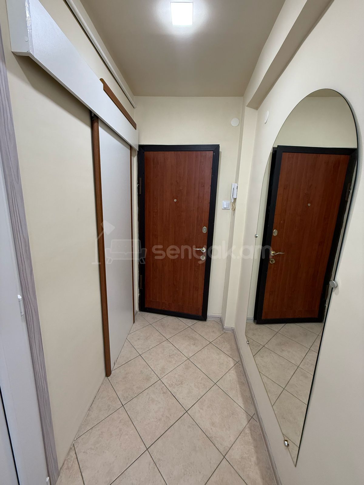 2 Սենյականոց Բնակարան, 43քմ, 2/9 հարկ, Կապիտալ Վերանորոգված, Կահավորված