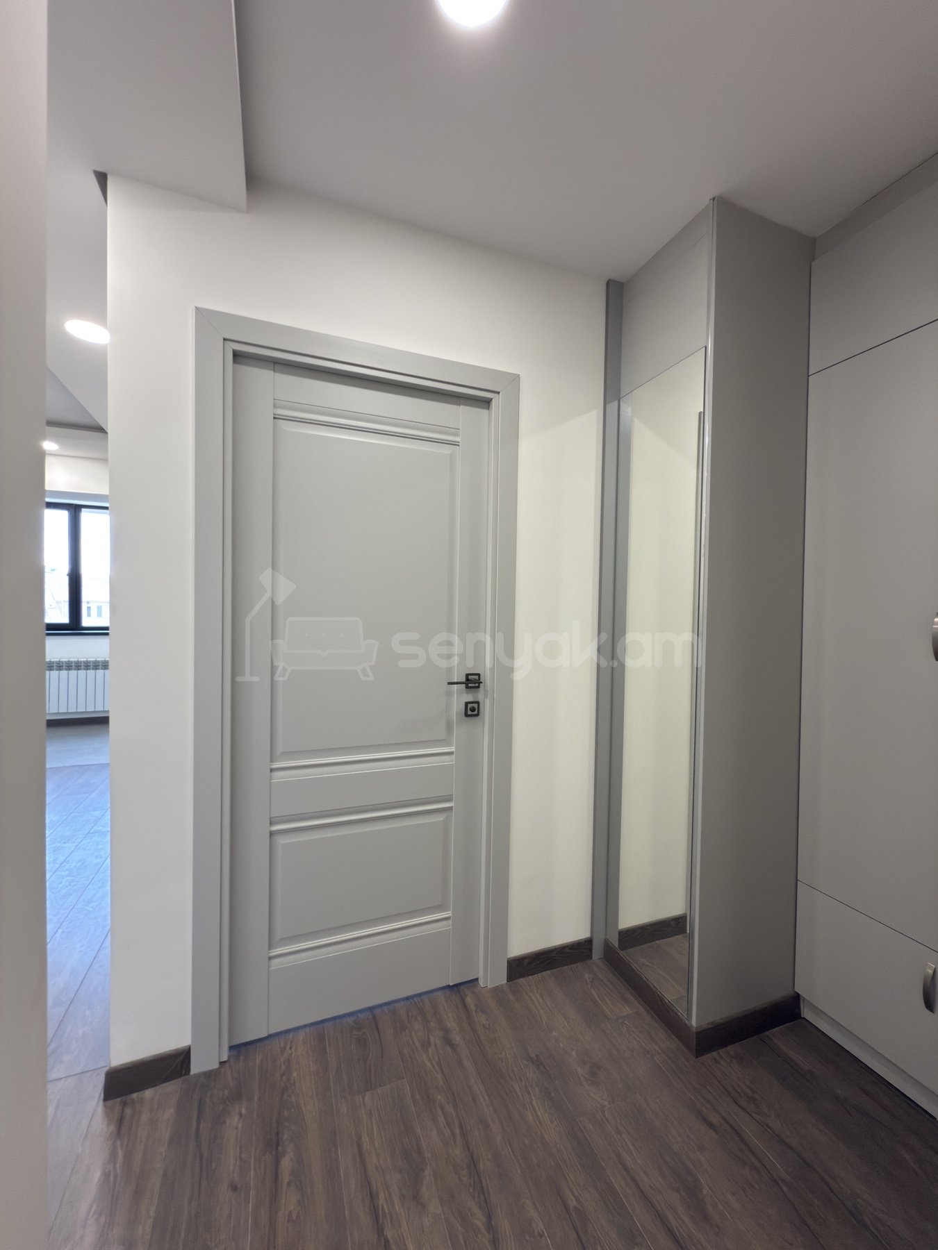 2 Սենյականոց Բնակարան, 42քմ, 9/9 հարկ, Կապիտալ Վերանորոգված