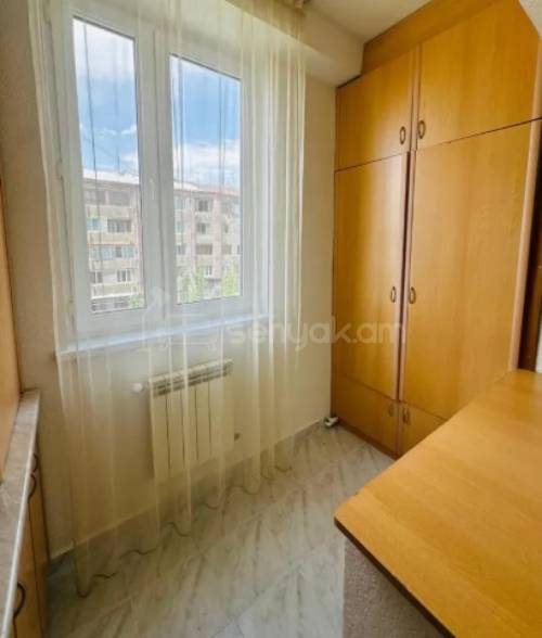 1 Սենյականոց Բնակարան, 43քմ, 8/10 հարկ, Կապիտալ Վերանորոգված, Կահավորված, Արևկող