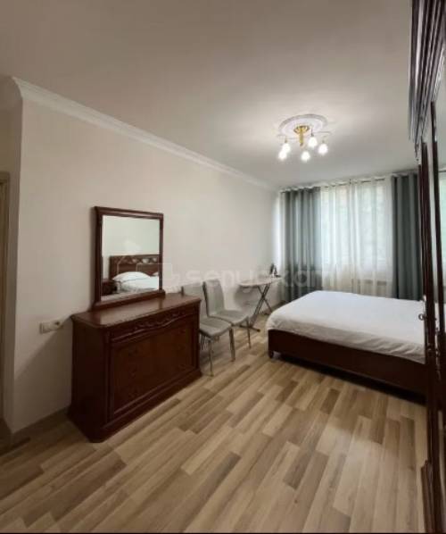 3 Սենյականոց Բնակարան Քարե Շենքում, 100քմ, 2/7 հարկ, Կապիտալ Վերանորոգված, Կահավորված, Արևկող