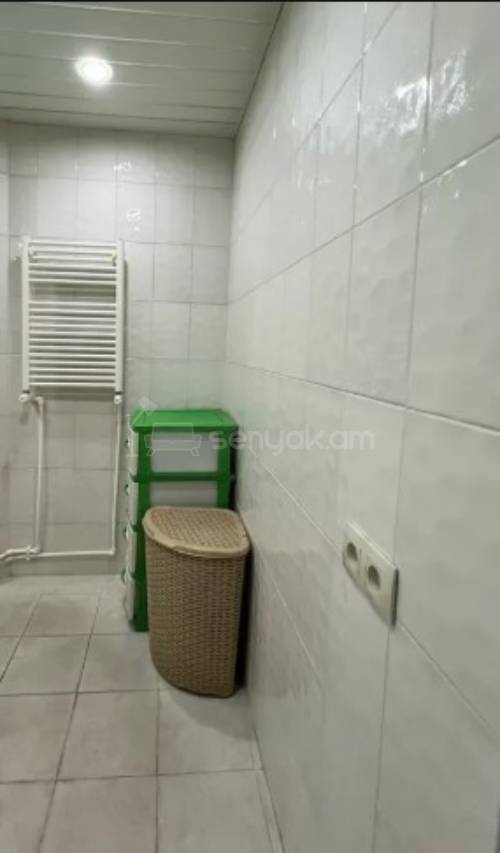 3 Սենյականոց Բնակարան Քարե Շենքում, 100քմ, 2/7 հարկ, Կապիտալ Վերանորոգված, Կահավորված, Արևկող