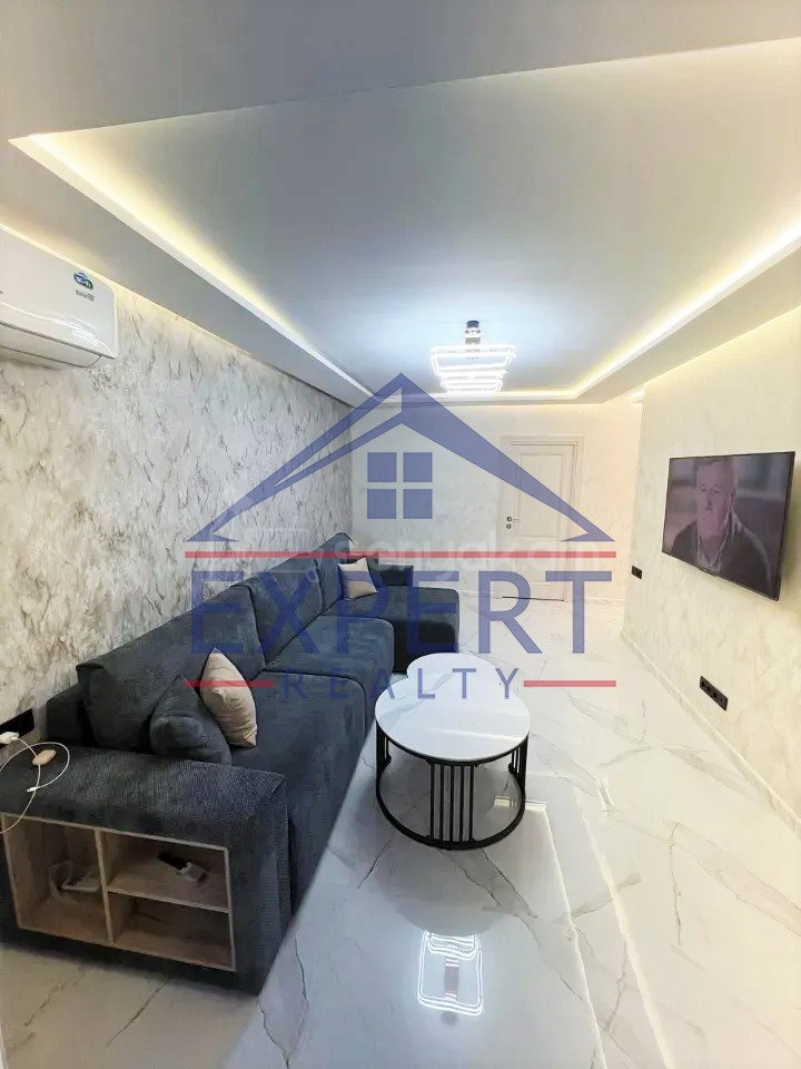 3 Սենյականոց Բնակարան Քարե Շենքում, 75քմ, 3/4 հարկ, Դիզայներական Վերանորոգված, Կահավորված