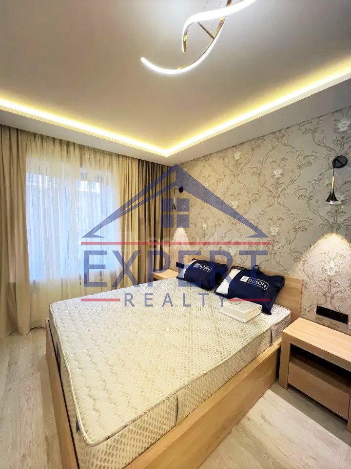 3 Սենյականոց Բնակարան Քարե Շենքում, 75քմ, 3/4 հարկ, Դիզայներական Վերանորոգված, Կահավորված