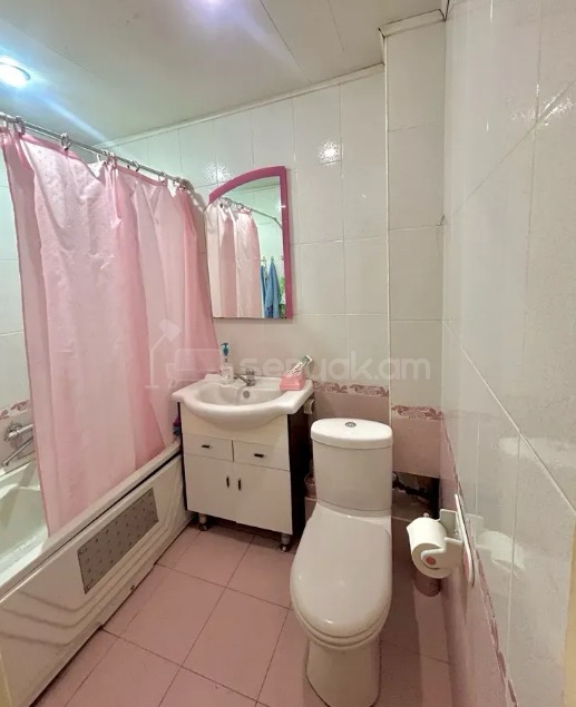 2 Սենյականոց Բնակարան Քարե Շենքում, 58քմ, 2/5 հարկ, Նորմալ Վիճակում