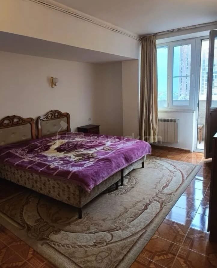 3 Սենյականոց Բնակարան, 80քմ, 6/9 հարկ, Նորմալ Վիճակում