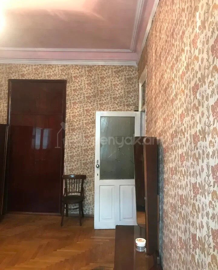 2 Սենյականոց Բնակարան Քարե Շենքում, 67քմ, 2/4 հարկ, Պետական Վիճակում