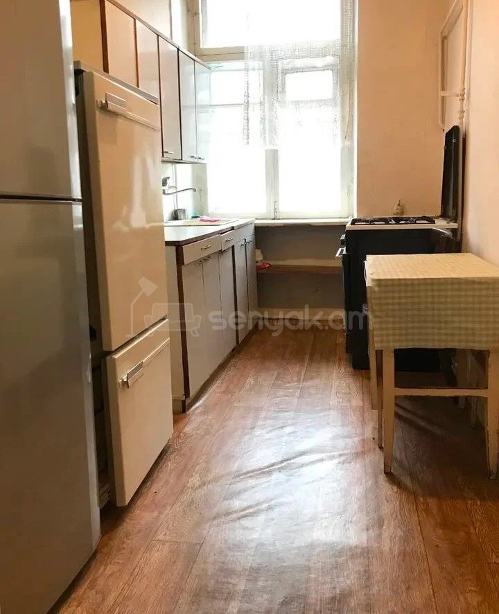 2 Սենյականոց Բնակարան Քարե Շենքում, 67քմ, 2/4 հարկ, Պետական Վիճակում