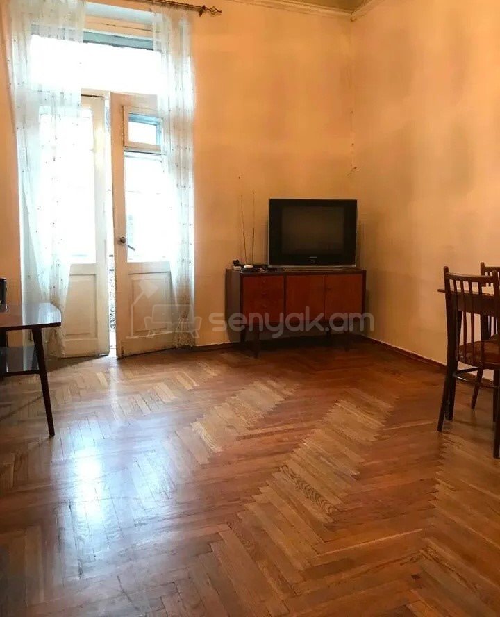 2 Սենյականոց Բնակարան Քարե Շենքում, 67քմ, 2/4 հարկ, Պետական Վիճակում