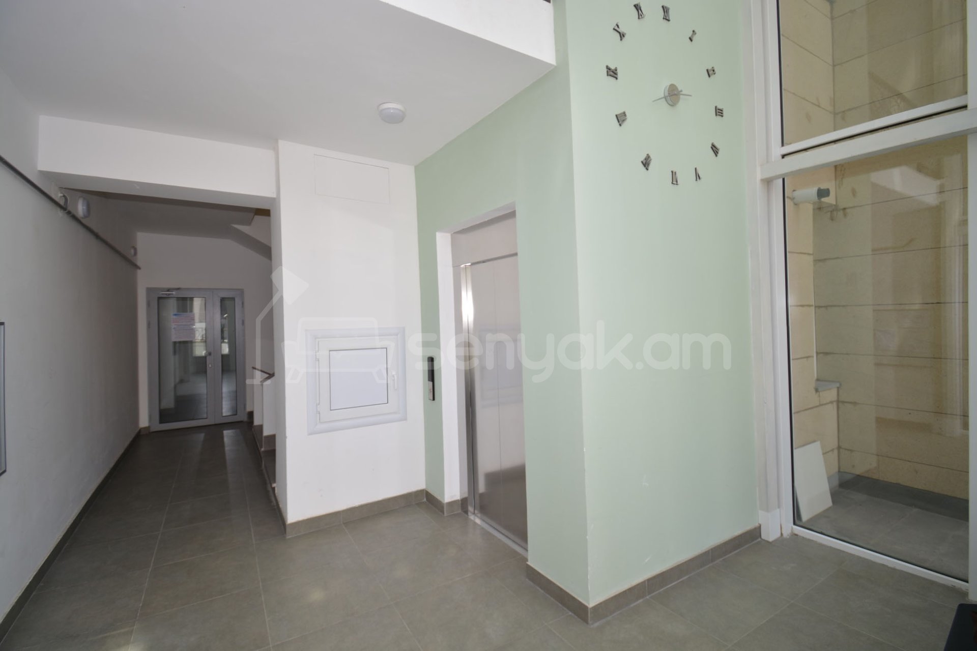 4 Սենյականոց Բնակարան Նորակառույցում, 90քմ, 4/4 հարկ, Նորմալ Վիճակում