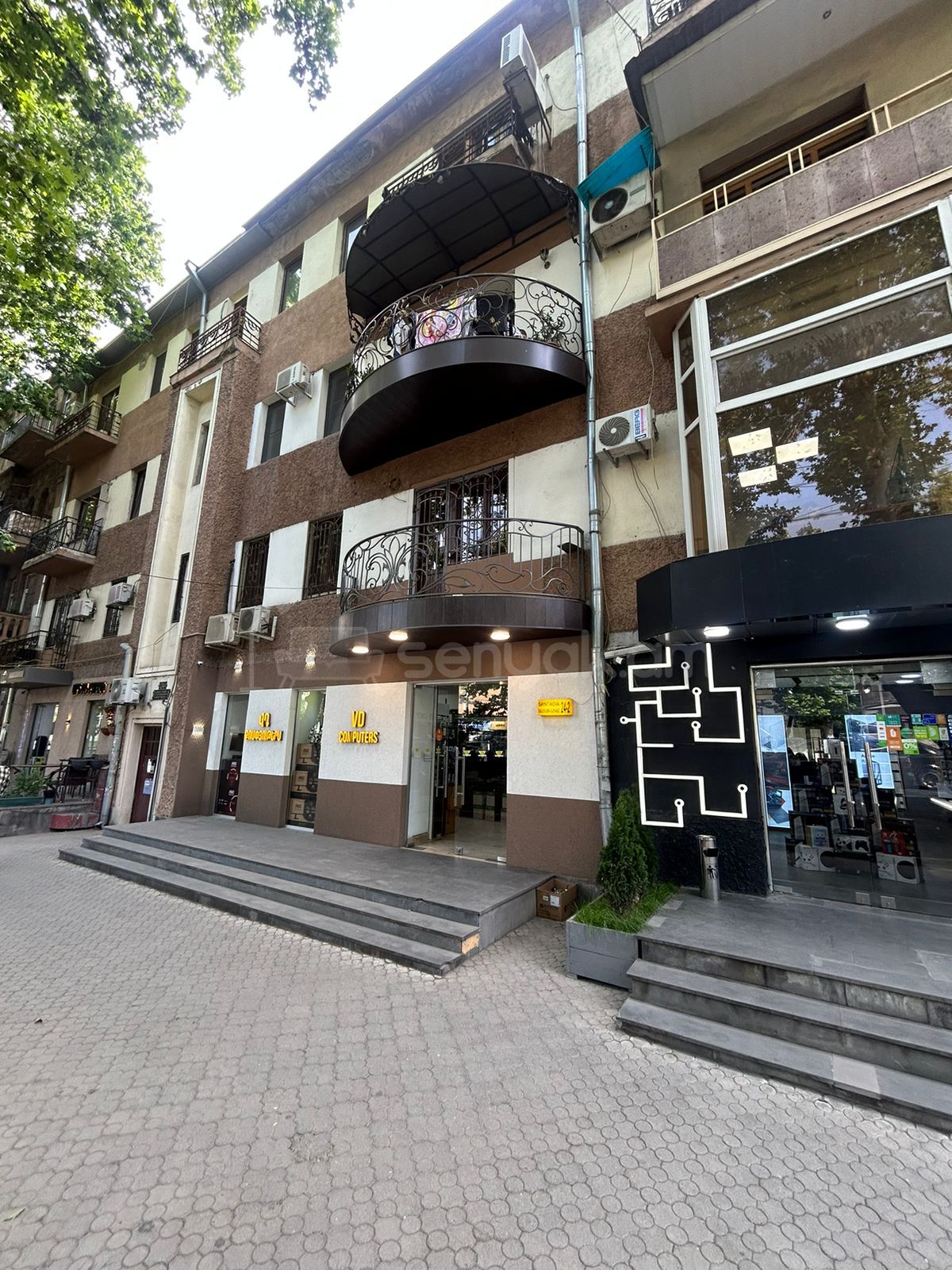 2 Սենյականոց Բնակարան Քարե Շենքում, 70քմ, 3/5 հարկ, Կապիտալ Վերանորոգված