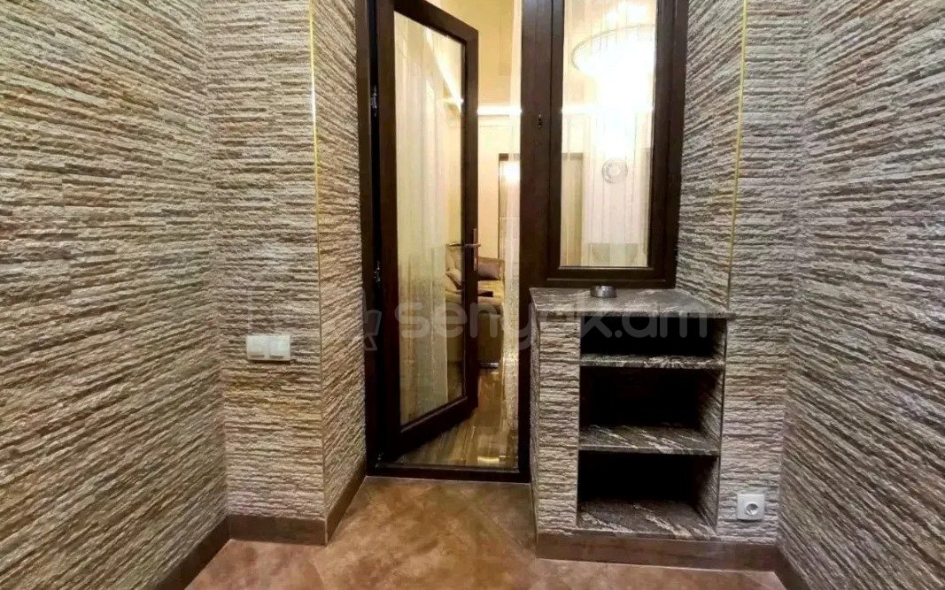 2 Սենյականոց Բնակարան Քարե Շենքում, 50քմ, 2/4 հարկ, Կապիտալ Վերանորոգված, Կահավորված, Արևկող