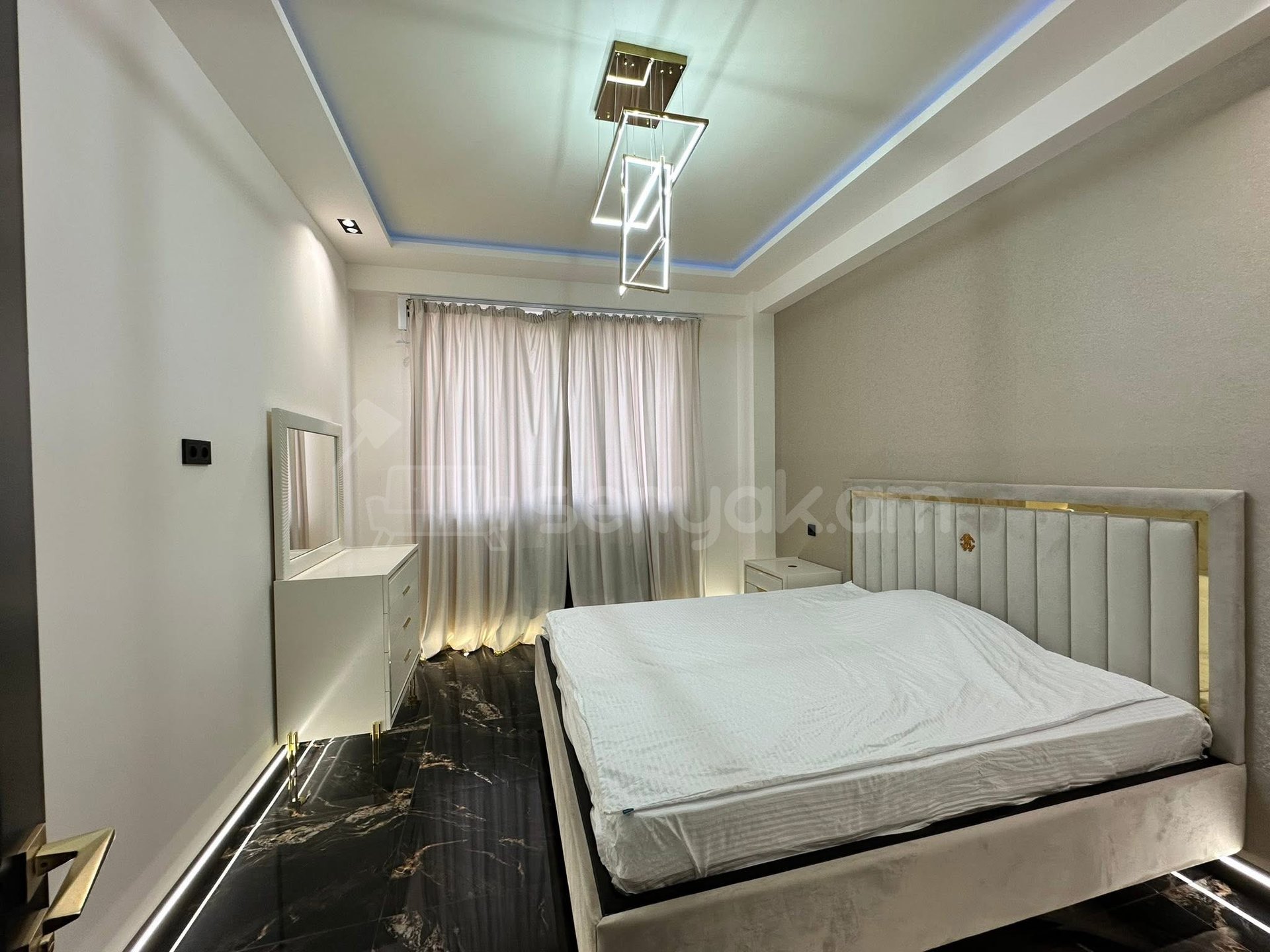 4 Սենյականոց Բնակարան Նորակառույցում, 127քմ, 13/13 հարկ, Դիզայներական Վերանորոգված