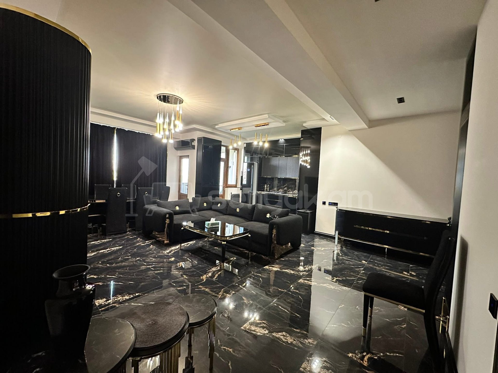 4 Սենյականոց Բնակարան Նորակառույցում, 127քմ, 13/13 հարկ, Դիզայներական Վերանորոգված