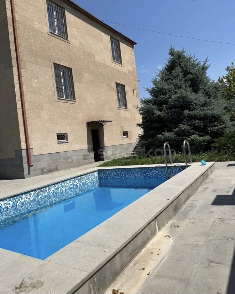 3 Սենյականոց Շքեղ Առանձնատուն, 320քմ, Լողավազանով