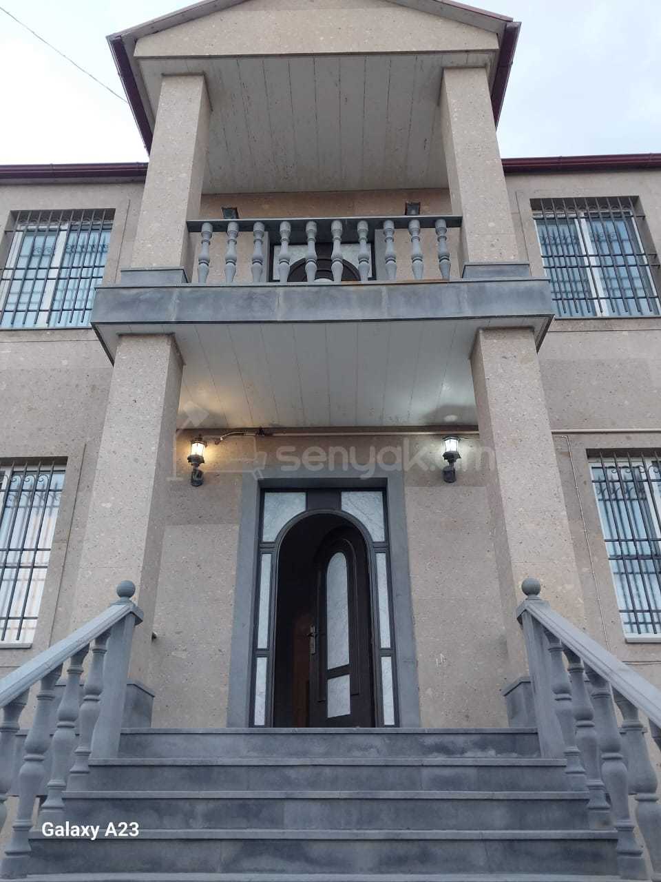 3 Սենյականոց Շքեղ Առանձնատուն, 320քմ, Լողավազանով