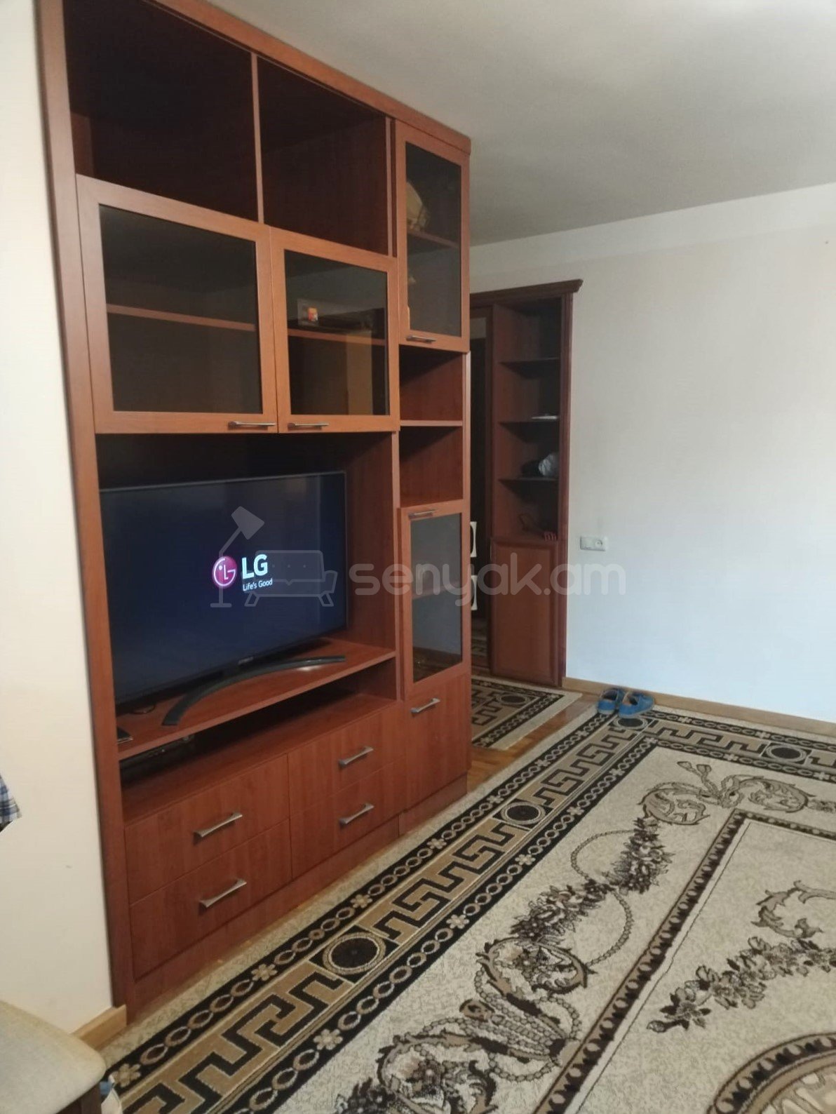 3 Սենյականոց Բնակարան Քարե Շենքում, 60քմ, 2/5 հարկ, Կոսմետիկ Վերանորոգված, Կահավորված