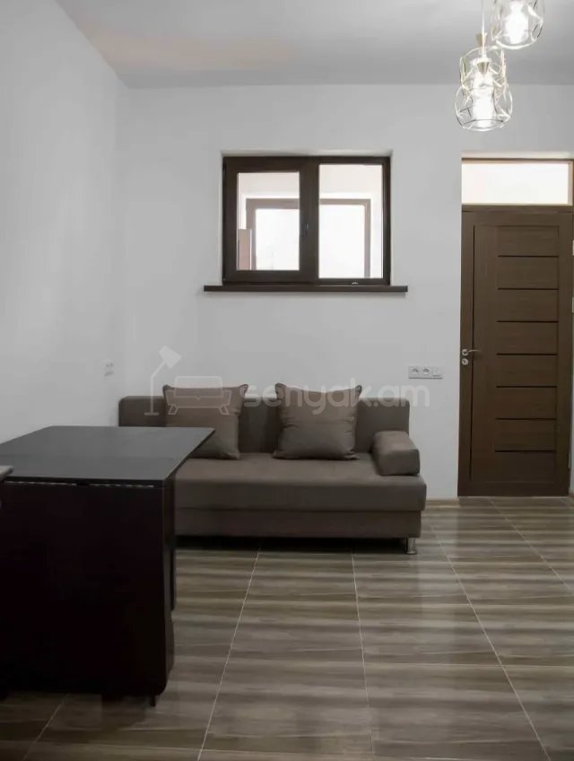 2 Սենյականոց Բնակարան Քարե Շենքում, 56քմ, 2/2 հարկ, Կապիտալ Վերանորոգված, Կահավորված, Արևկող