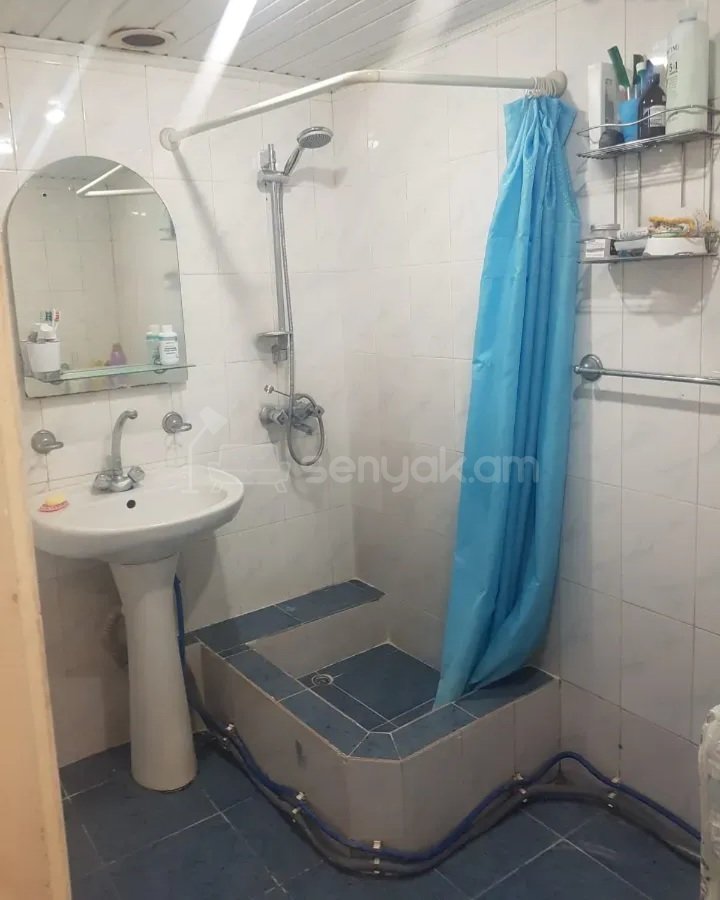 4 Սենյականոց Բնակարան, 80քմ, 2/13 հարկ, Կապիտալ Վերանորոգված