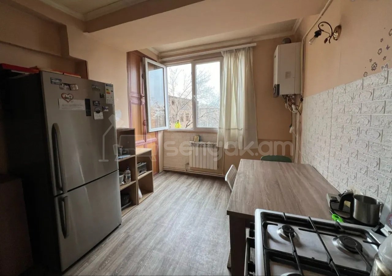 4 Սենյականոց Բնակարան, 80քմ, 2/13 հարկ, Կապիտալ Վերանորոգված