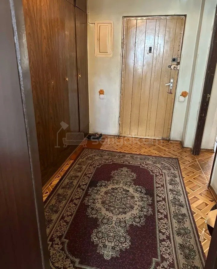 4 Սենյականոց Բնակարան Քարե Շենքում, 110քմ, 3/7 հարկ, Կապիտալ Վերանորոգված