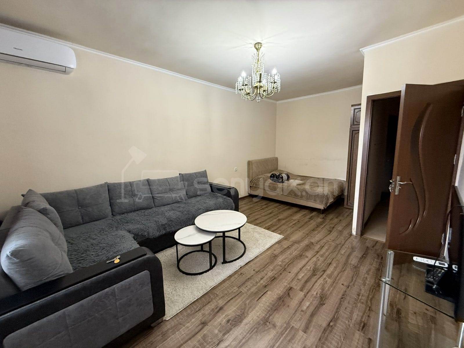 1 Սենյականոց Բնակարան, 40քմ, 2/9 հարկ, Դիզայներական Վերանորոգված, Կահավորված, Արևկող