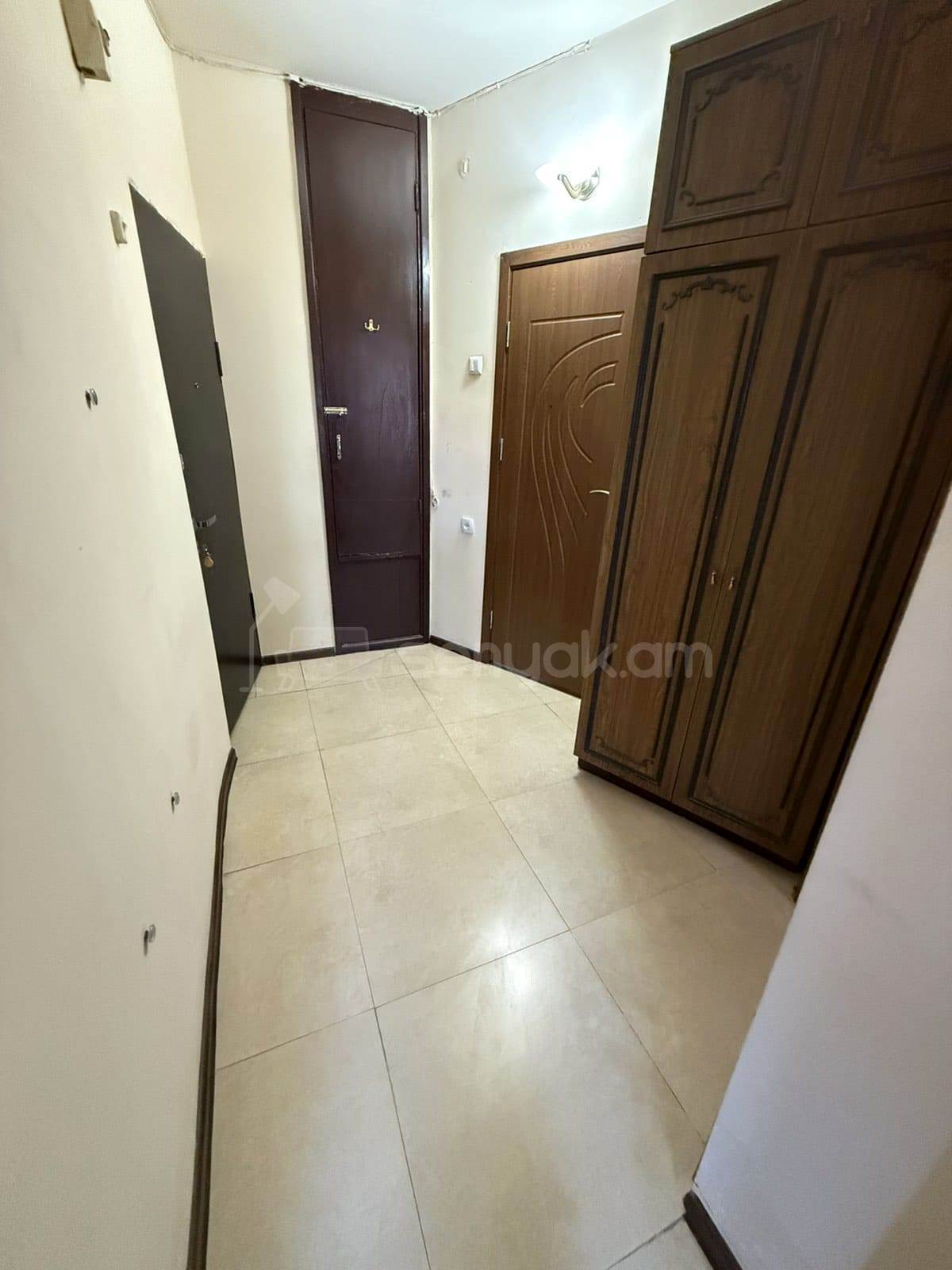 1 Սենյականոց Բնակարան, 40քմ, 2/9 հարկ, Դիզայներական Վերանորոգված, Կահավորված, Արևկող