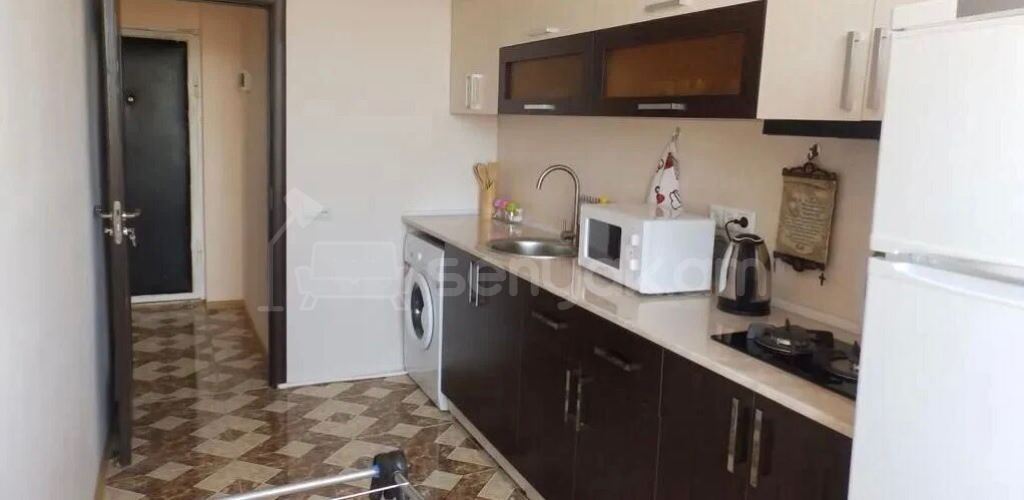 3 Սենյականոց Բնակարան, 60քմ, 3/13 հարկ, Նորմալ Վիճակում, Կահավորված, Արևկող
