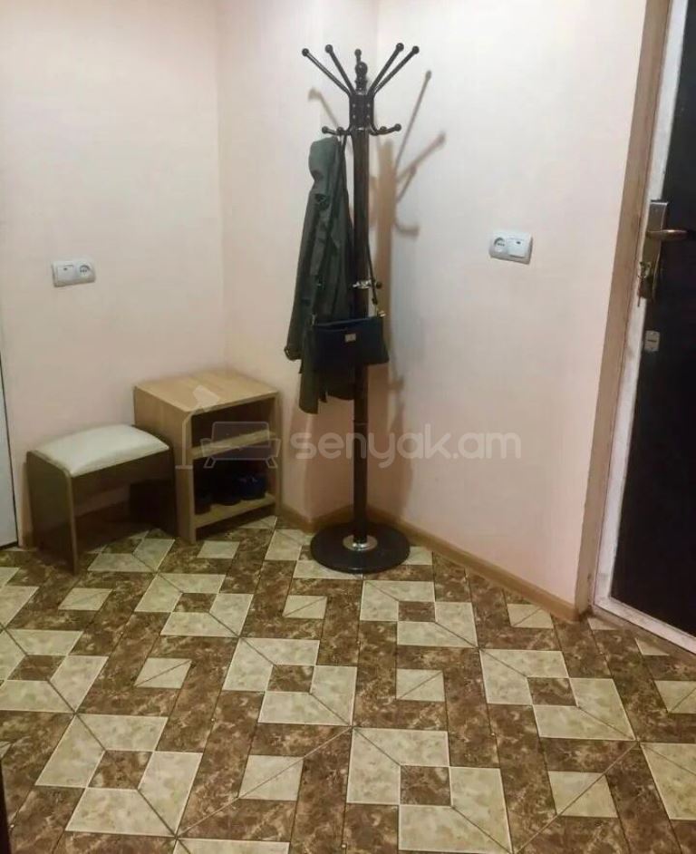 3 Սենյականոց Բնակարան, 60քմ, 3/13 հարկ, Նորմալ Վիճակում, Կահավորված, Արևկող