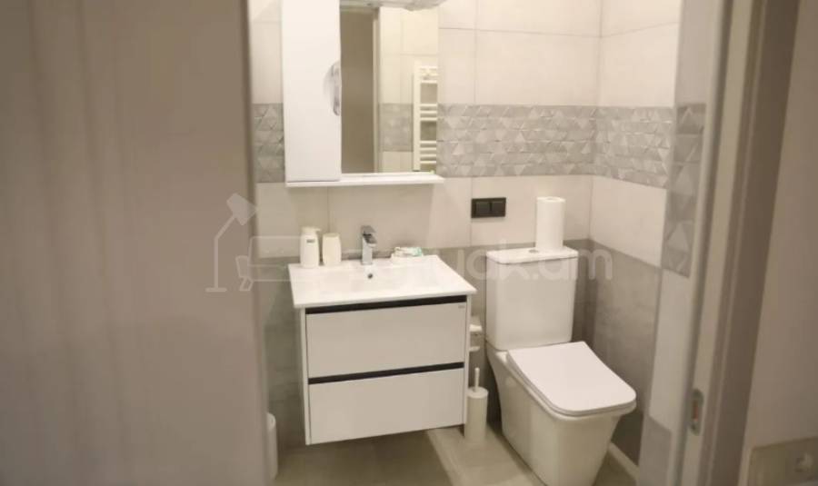 2 Սենյականոց Բնակարան Քարե Շենքում, 45քմ, 5/5 հարկ, Կապիտալ Վերանորոգված, Կահավորված, Արևկող