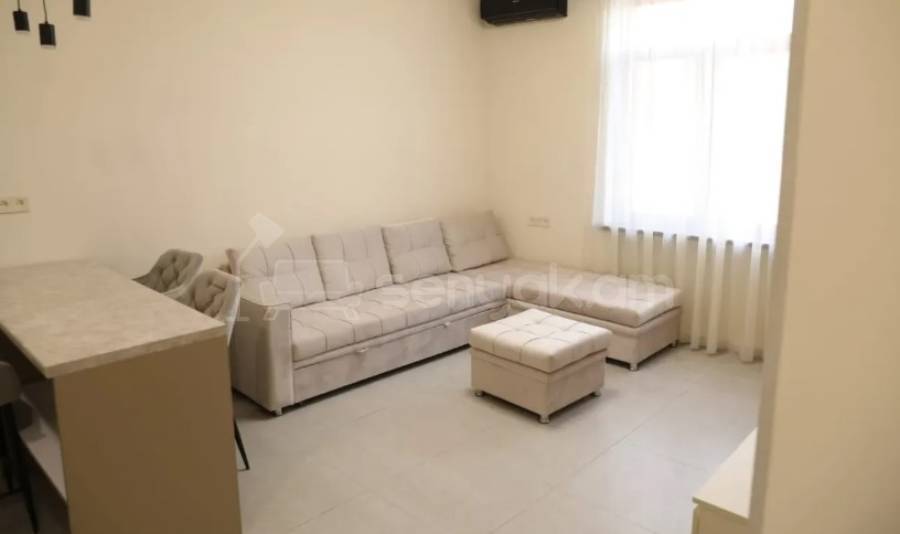 2 Սենյականոց Բնակարան Քարե Շենքում, 45քմ, 5/5 հարկ, Կապիտալ Վերանորոգված, Կահավորված, Արևկող