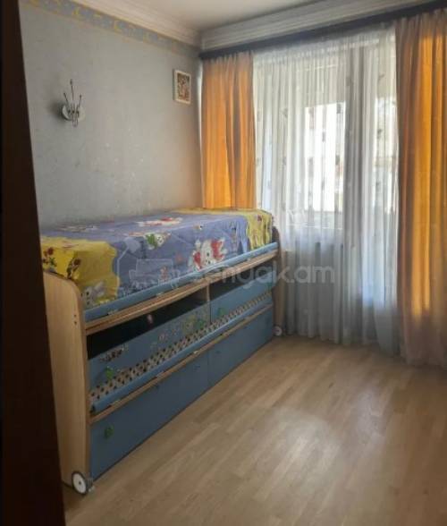 3 Սենյականոց Բնակարան Քարե Շենքում, 80քմ, 4/5 հարկ, Կապիտալ Վերանորոգված, Կահավորված, Արևկող