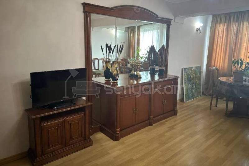 3 Սենյականոց Բնակարան Քարե Շենքում, 80քմ, 4/5 հարկ, Կապիտալ Վերանորոգված, Կահավորված, Արևկող